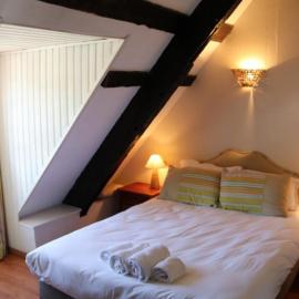 Le Poisson Ivre, hotell i Dinan