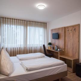 Hotel Leo, hotel di Eggenstein-Leopoldshafen