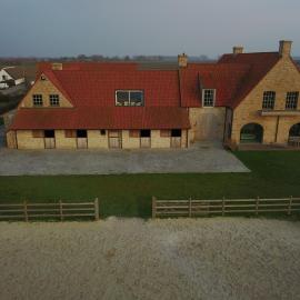 House Zoute Stables 125sqm in 5 Ha property near seaside in Knokke, hotel in Knokke-Heist