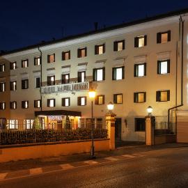 Hotel Doriguzzi, hotel din Feltre