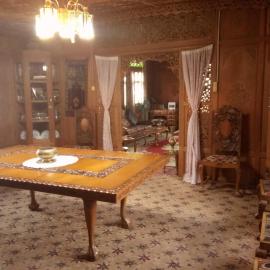 Maharaja palace houseboat, hotel u gradu Srinagar