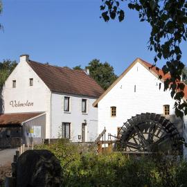 Vakantieverblijf Volmolen B&B, Hotel in Maaseik
