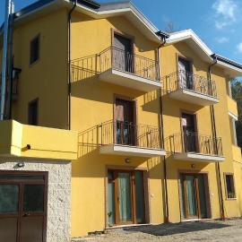 Campobasso में, होटल Villa Center appartamenti nel verde in città