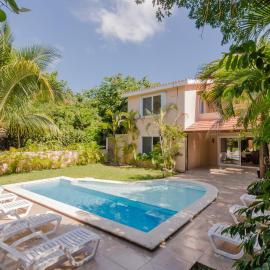 Villas Picalu Studios & Suites, hotel u gradu Puerto Aventuras