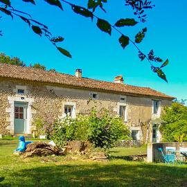 Domaine de La Maison d'Aum, hotel in Bourrou