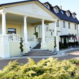 Pod Wiatrakiem, hotel a Warta