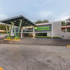 Wyndham Garden Guadalajara Expo Plaza del Sol、グアダラハラのホテル
