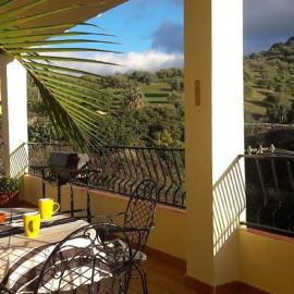 Apartamentos Vista La Maroma, hotel i Viñuela