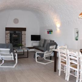 Cuevas Adonia