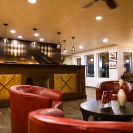 Ten Pin Inn & Suites โรงแรมในโมเสสเลค