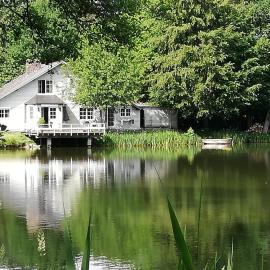 La maison du lac, хотел в Cul-des-Sarts