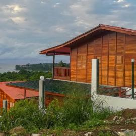 Domus Guesthouse, hotell sihtkohas SantʼAna