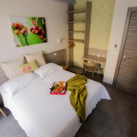 Casa Borgo Regina B&B - Bari Puglia Apartments, хотел в Торе а Маре