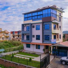 Hotel Golden Three، فندق في كاتماندو