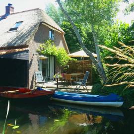 Giethoorn Lodge، فندق في خيتهورن