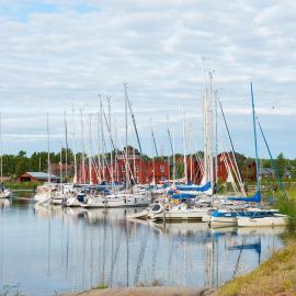 Brudhäll Hotel & Restaurant, hotel sa Kökar