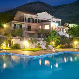 Fotini, hotell i Ayia Evfimia