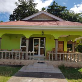 La Passe Holiday Villa, hotel i La Digue