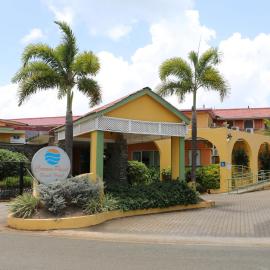 Crown Point Beach Hotel, hotell Crown Pointis