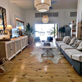 Sails Beach House, hôtel à Luganville