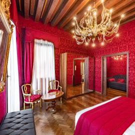 Palazzo San Lorenzo, hotelli Venetsiassa