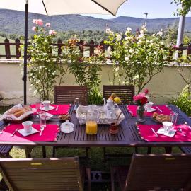 Casa Rural Lazkano en Sierra de Urbasa, hotelli kohteessa San Martín