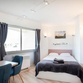 Escapade Bordeaux, tram et supermarché au pied