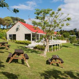 Russell Top 10 Holiday Villas, hotel in Russell
