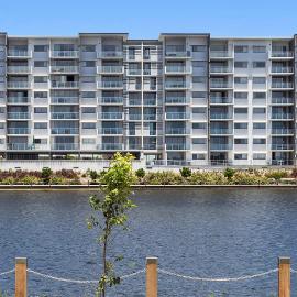 North Shore Oceanside Kawana, hotel di Kawana Waters