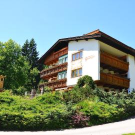 Pension Gieringer, hotel di Kossen