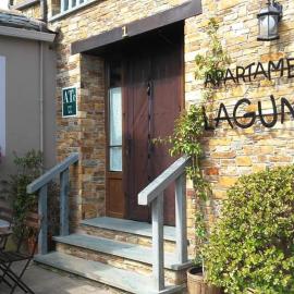 Apartamentos lagunas, ξενοδοχείο σε Castropol