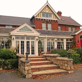 The Punchbowl Inn, hotel in Thorne