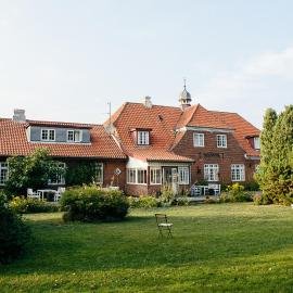Langebjerg Pension & Spisested, hotel sa Allinge
