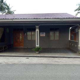 Aiman Homestay, hotel in Marang