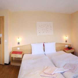 Hotel Europa Guest House - kein Personenaufzug - no elevator, hotel u gradu 'Saas-Fee'