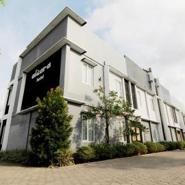 Viesnīca Alzara Hotel Syariah pilsētā Wonosari