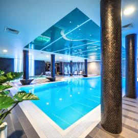 Wellton Riverside SPA Hotel, хотел в Рига