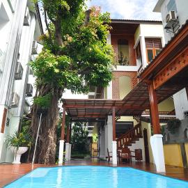 Sripat Guesthouse SHA Extra Plus, hotel in Chiang Mai