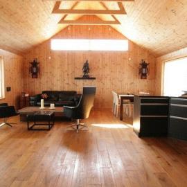 Glass House with Private River & 360° Views, hotel v destinácii Stapi