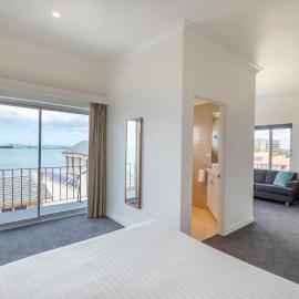 Bay 10 - Suites and Apartments, hótel í Port Lincoln