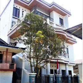 Toraja Lodge Guest House，蘭特包的飯店