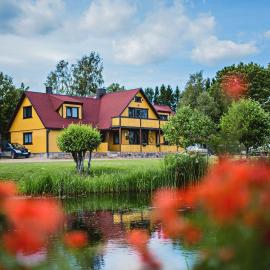 Privaatne liivarand, saun ja kümblustünn - Pusi Puhkemaja Peipsi ääres, hotel v destinácii Pusi