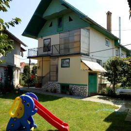 2Rivers, hotel sa Săsciori
