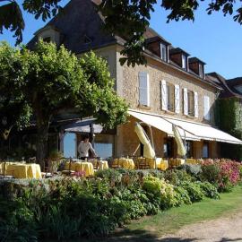 L'Esplanade, hotel u gradu 'Domme'