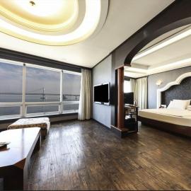 Viesnīca Bridge Hotel Pusanā