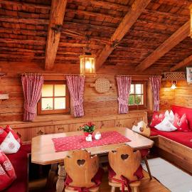 Almdorf Flachau - Luxus Hüttenurlaub, hotel sa Flachau