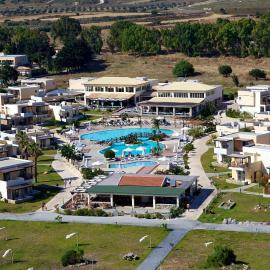 Natura Park Village Hotel & Spa، فندق في بساليدي