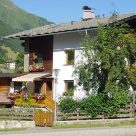 Apartments Auenheim, hotel in Prägraten