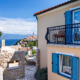Villa Pinia, hotell i Vrbnik