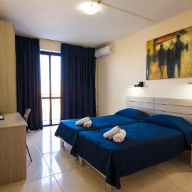 Relax Inn Hotel, hótel í San Pawl il-Baħar